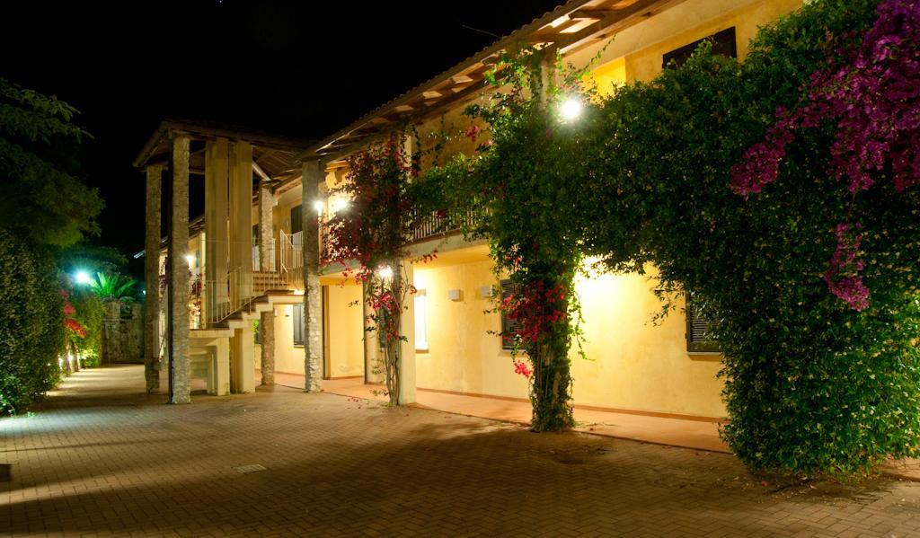 Nisportino Domus Aparthotel Nisporto ภายนอก รูปภาพ